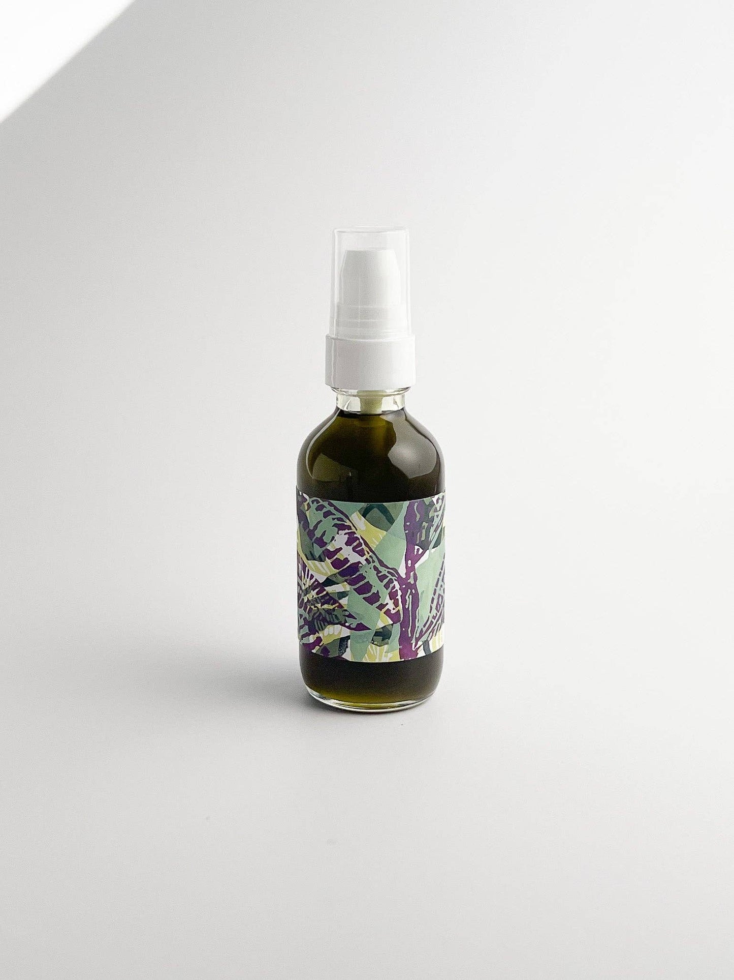 STUDIO BEIGE OIL green tea oil cleanser with purifying botanical infusion