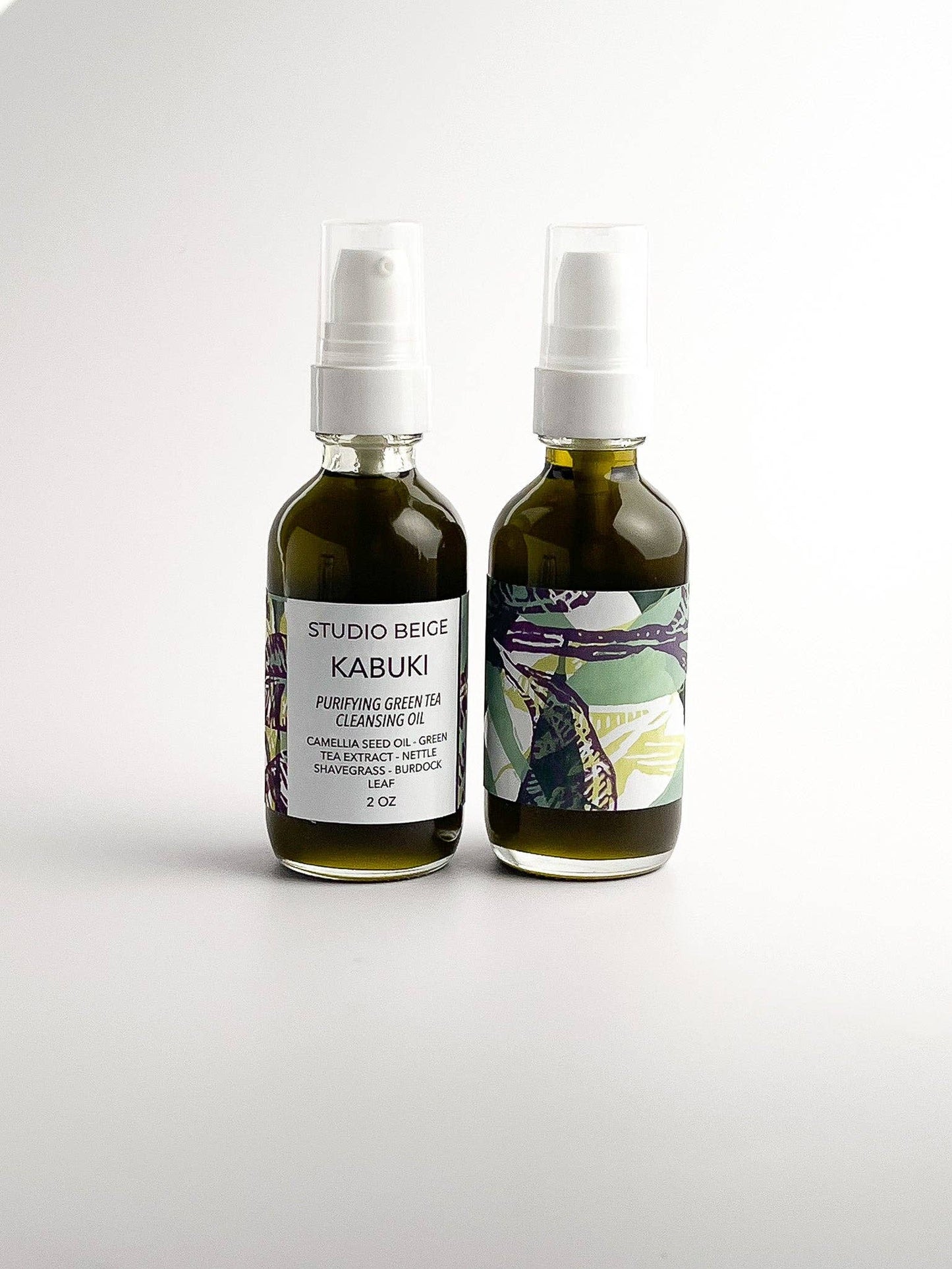 STUDIO BEIGE OIL green tea oil cleanser with purifying botanical infusion