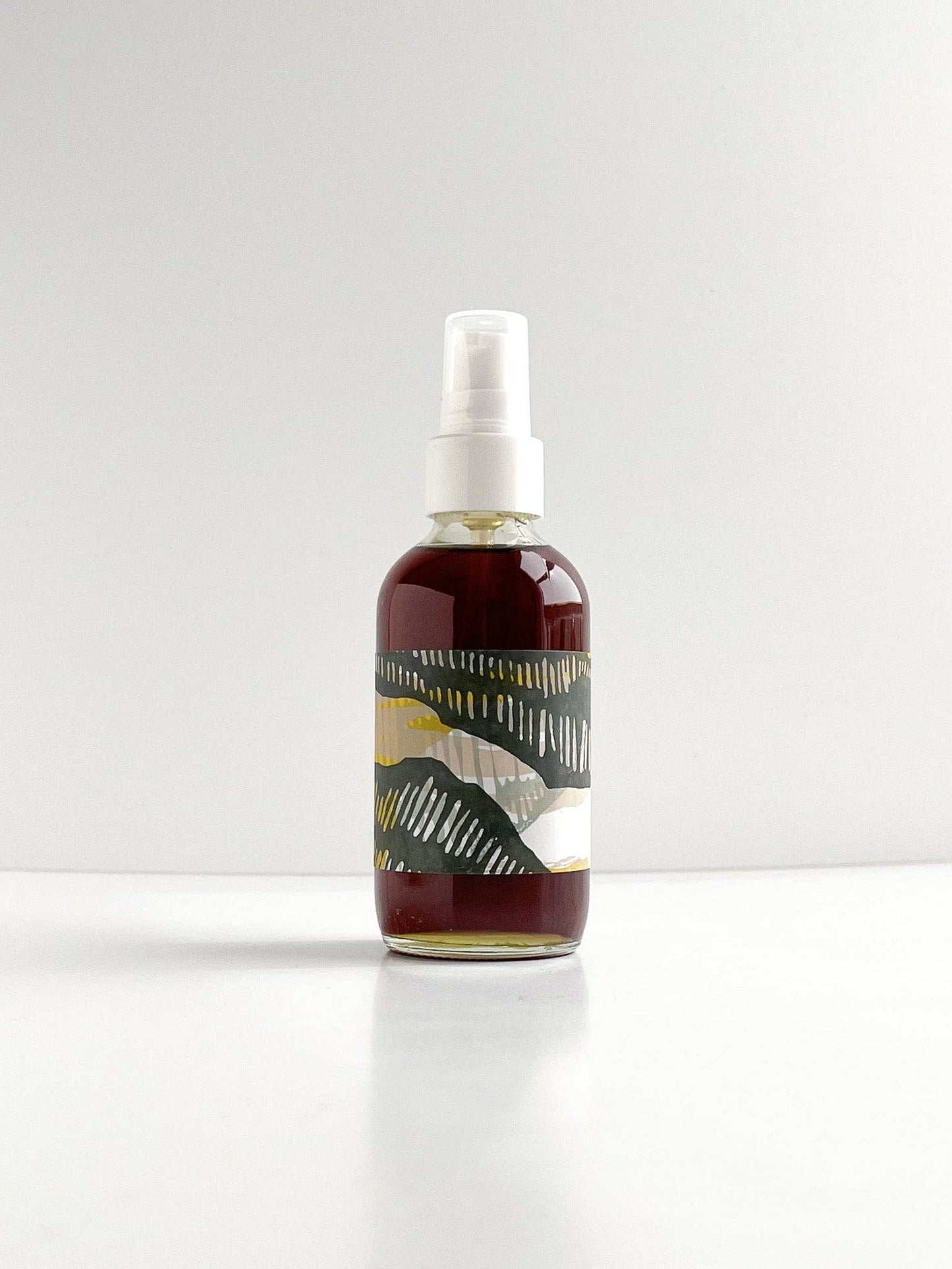 STUDIO BEIGE JUNIPERA skin smoothing body oil with pumpkin seed oil