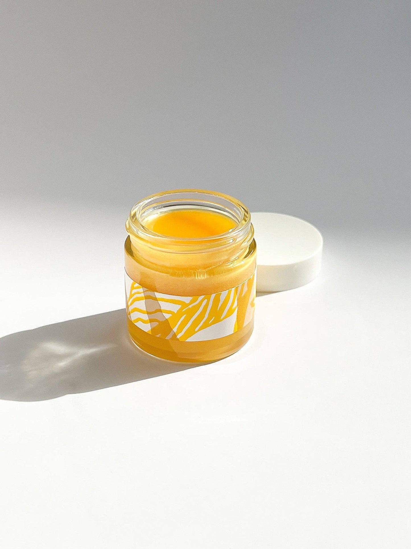 STUDIO BEIGE ROOT RENEWAL COMPLEX skin brightening beauty balm with turmeric & licorice