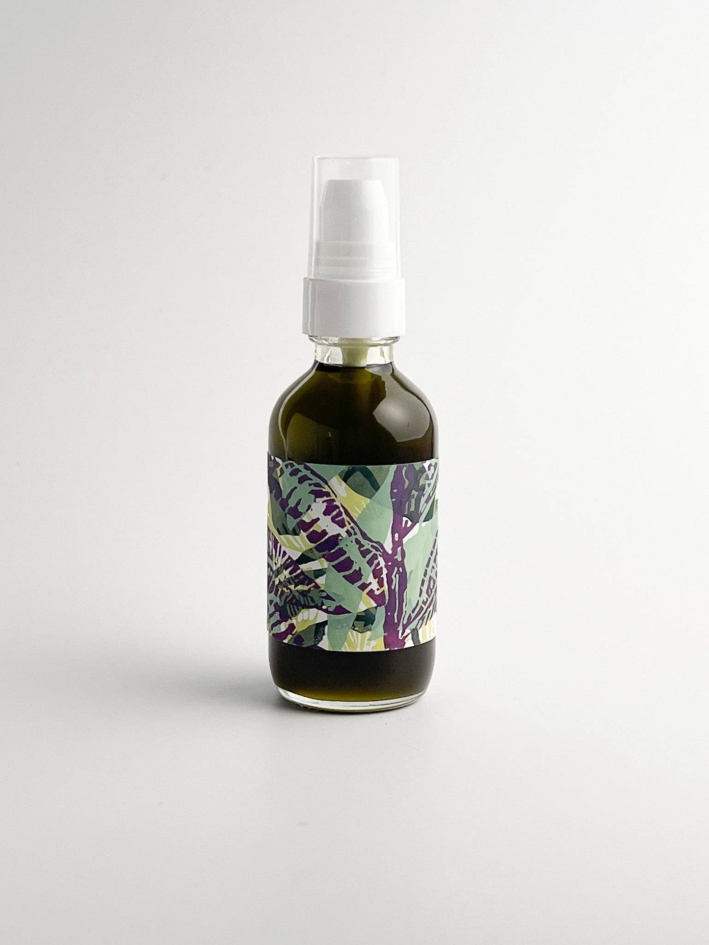 STUDIO BEIGE OIL green tea oil cleanser with purifying botanical infusion