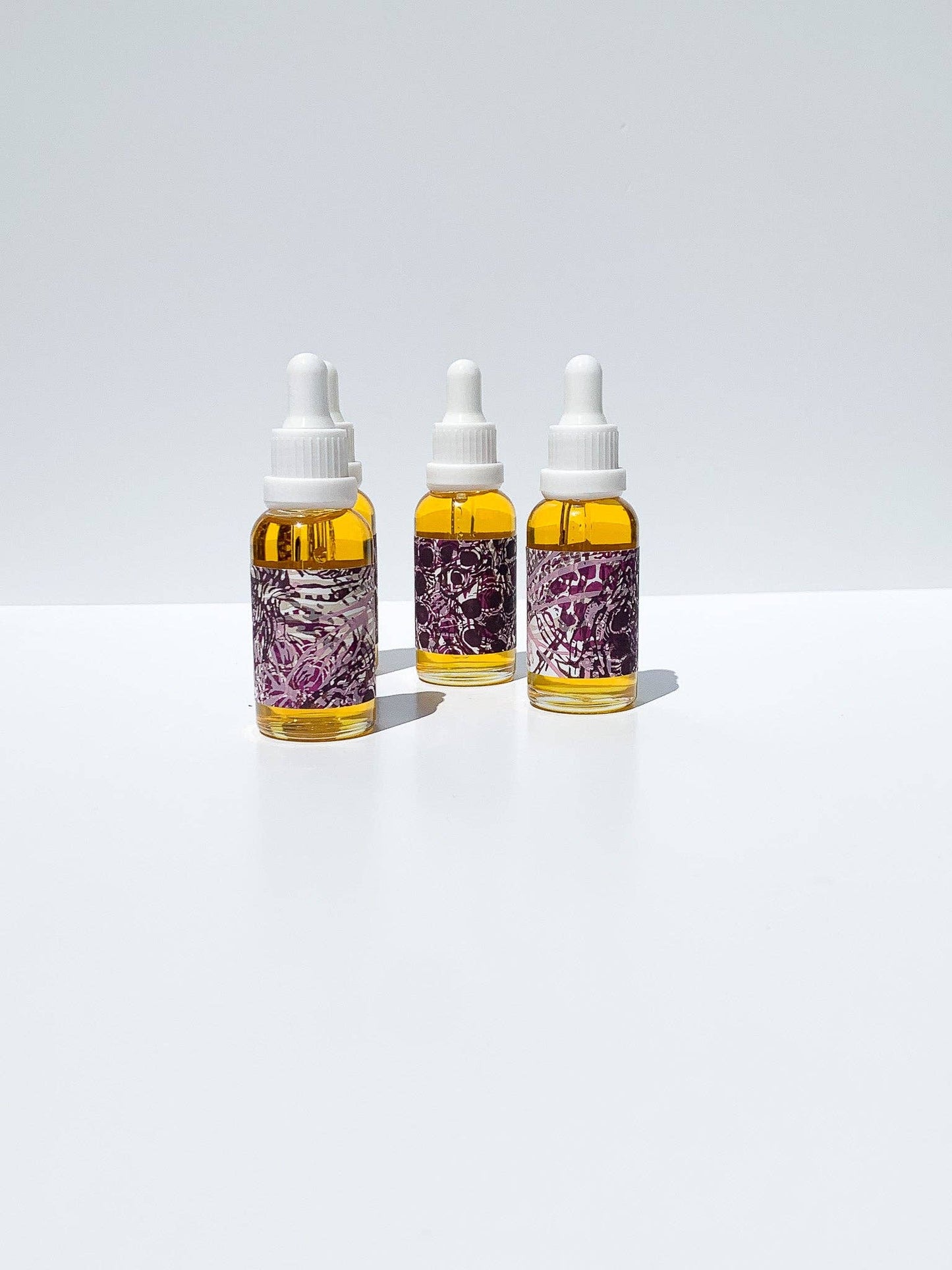 STUDIO BEIGE PLUM SEED moisture binding face oil with plum seed & passionfruit oil