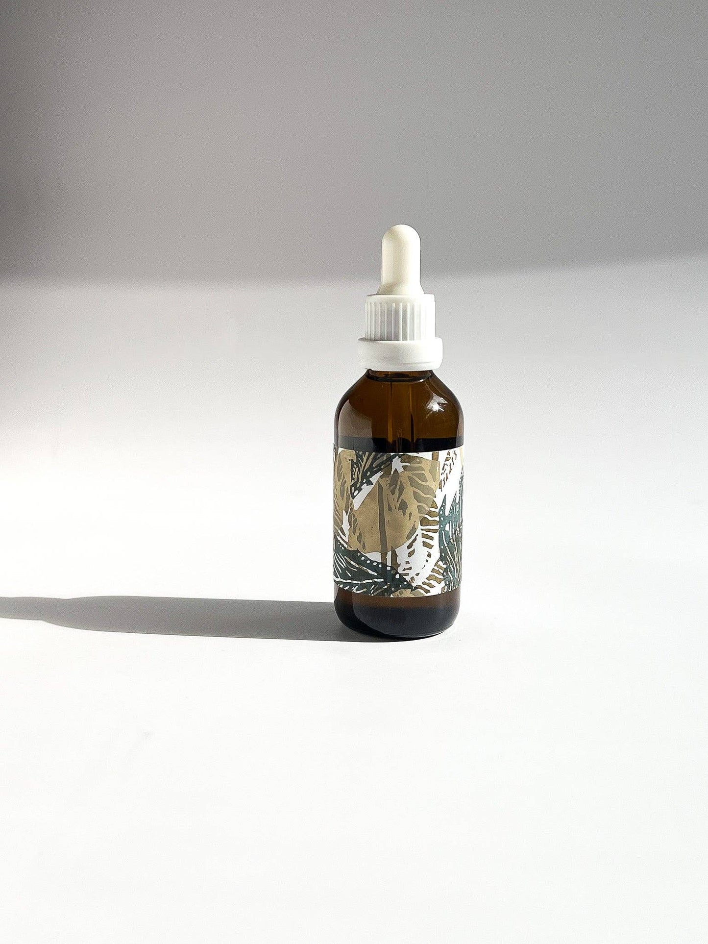 STUDIO BEIGE MEADOW WOODS invigorating scalp & hair tonic