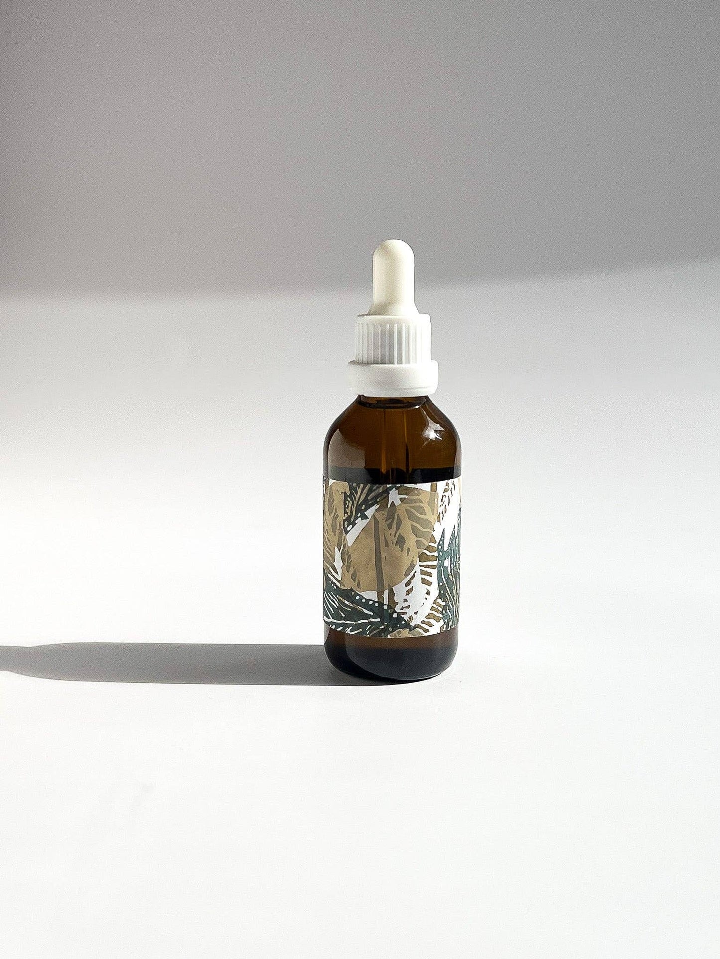 STUDIO BEIGE MEADOW WOODS invigorating scalp & hair tonic