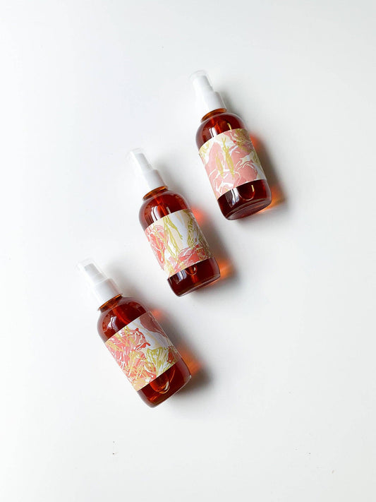 STUDIO BEIGE RHEUM OIL rosehip & rhubarb root body oil